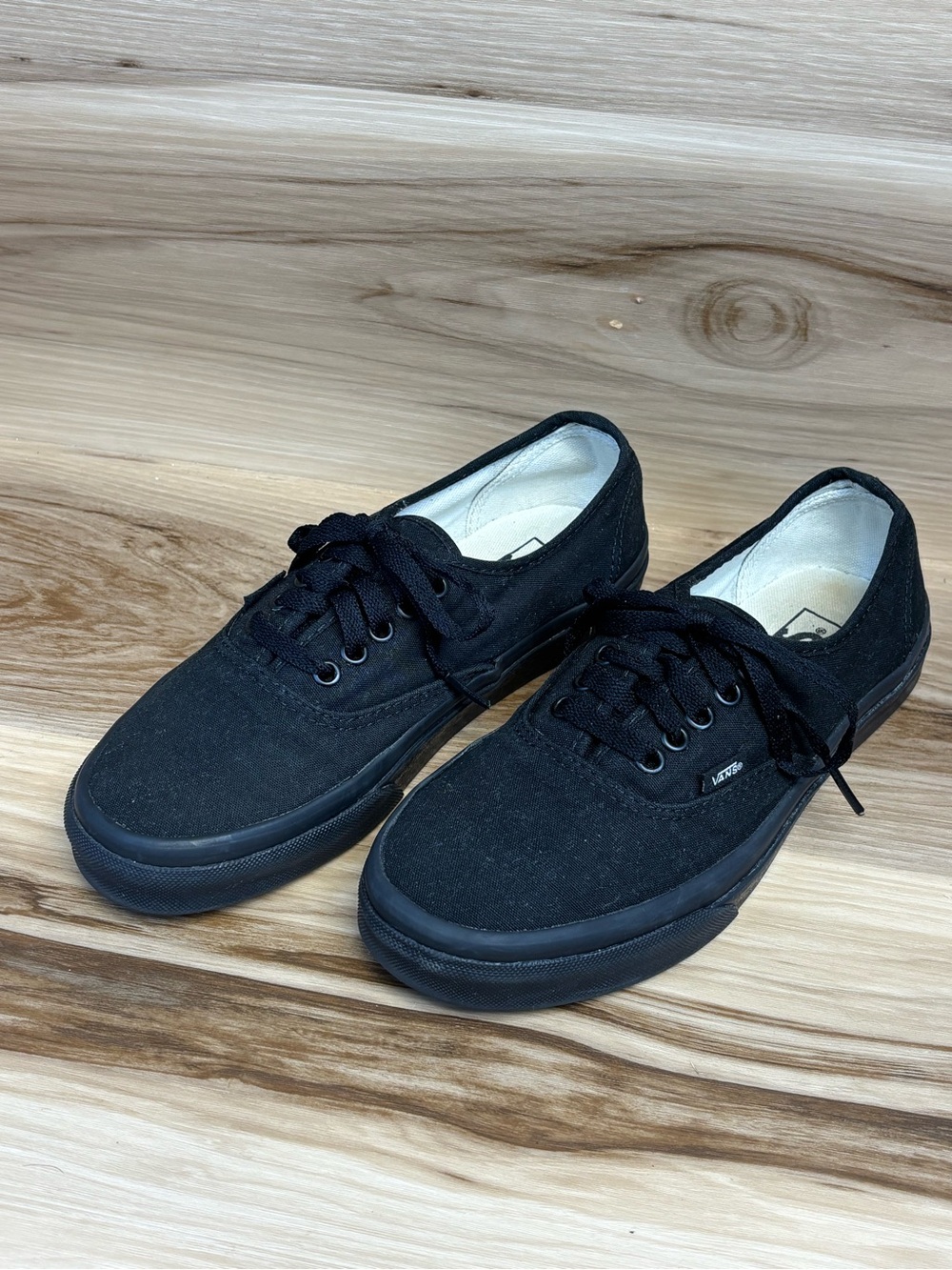 Vans Black Canvas Sneakers Mens size 7/ women’s size 8.5